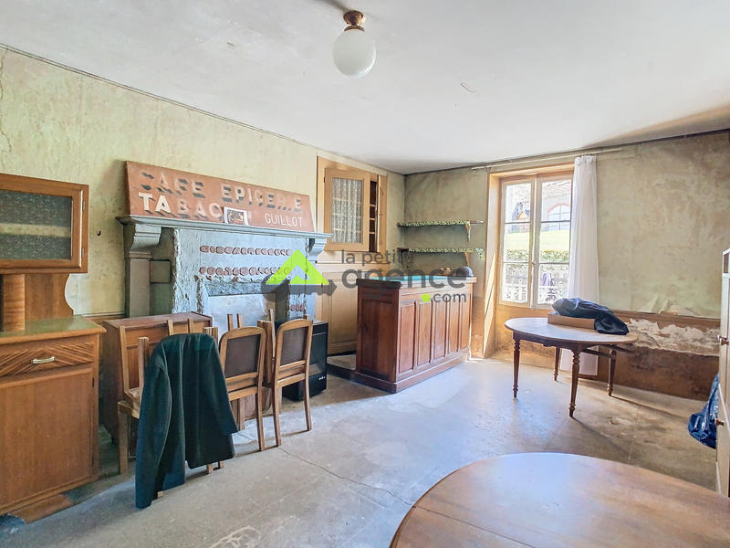 Maison de village - 216 m² - 9 pièces