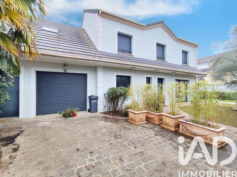 Maison - 189 m² - 9 pièces