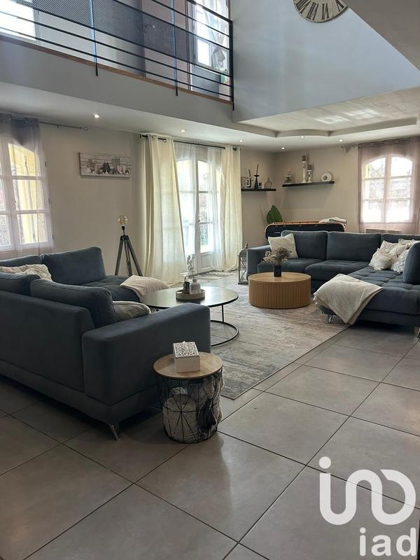 Maison - 214 m² - 8 pièces