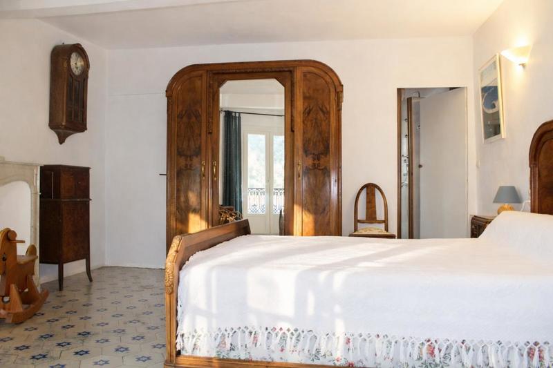 Maison - 180 m² - 9 pièces