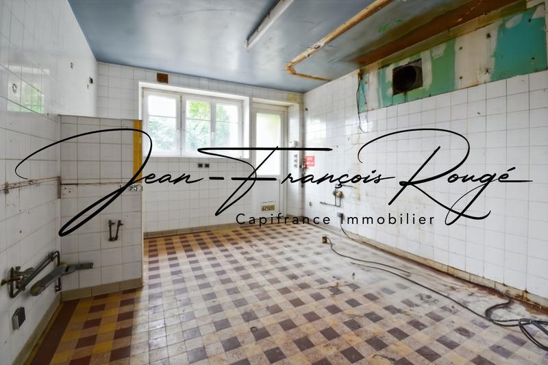 Local commercial - 230 m² - 12 pièces