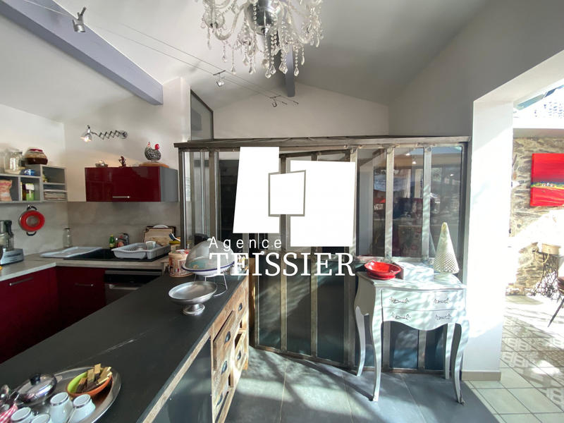 Maison - 165 m² - 8 pièces