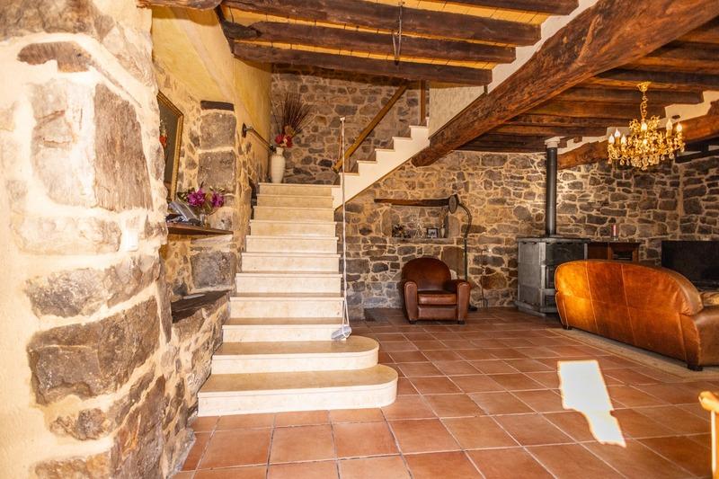 Propriété - 228 m² - 6 pièces