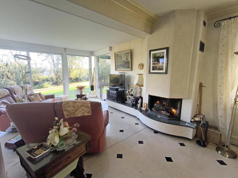 Maison - 218 m² - 6 pièces