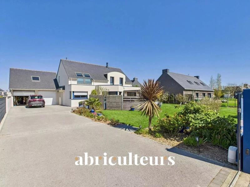 Maison - 186 m² - 9 pièces