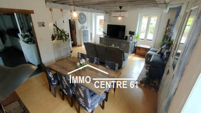 Maison - 95 m² - 5 pièces