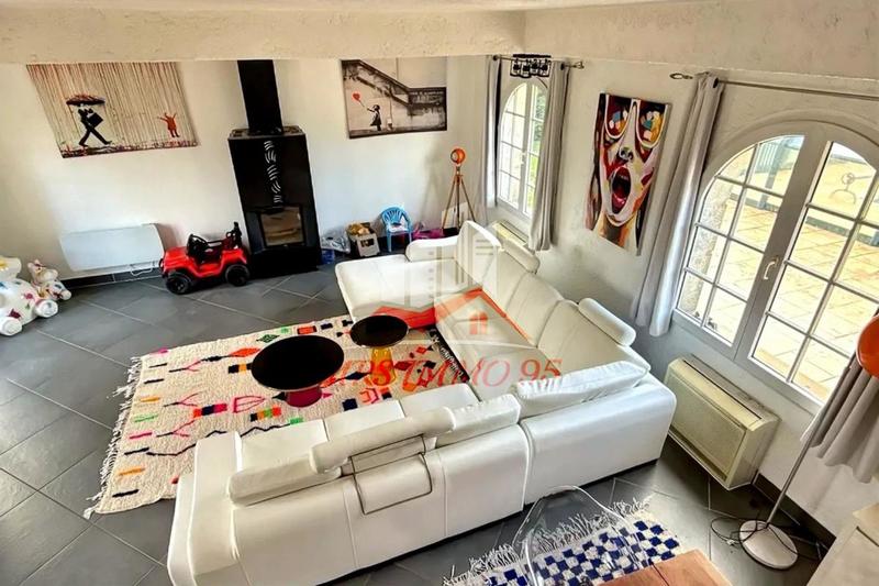 Propriété - 211 m² - 9 pièces