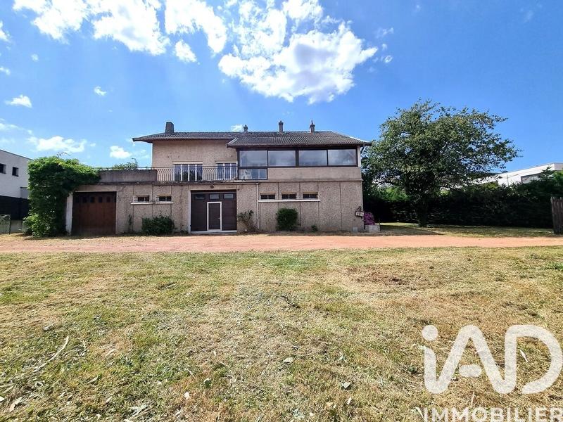 Maison - 200 m² - 10 pièces