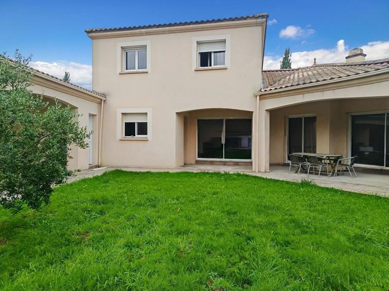 Maison - 195 m² - 7 pièces