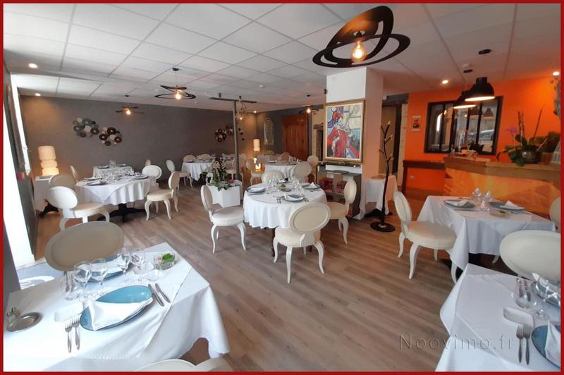 Maison - 750 m² - 9 pièces