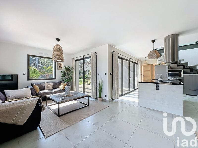 Maison - 104 m² - 5 pièces