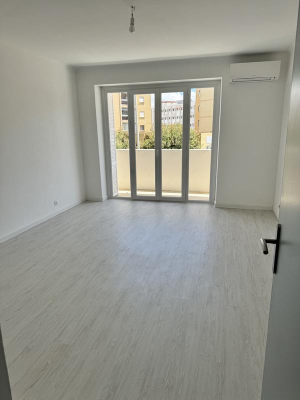 Appartement - 84 m² - 3 pièces