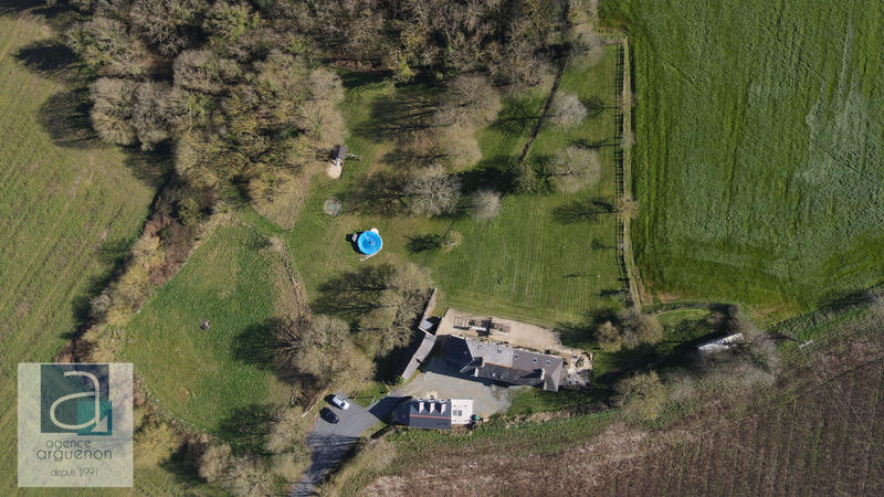 Maison - 330 m² - 14 pièces