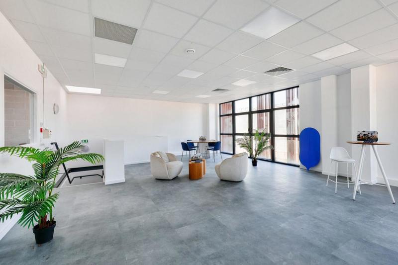 Local d'activité / Entrepôt - 533 m²