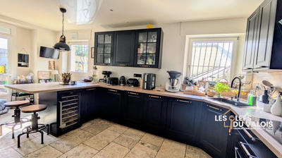 Maison - 165 m² - 8 pièces