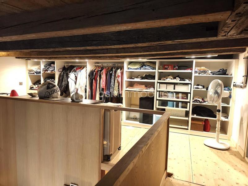 Appartement - 212 m² - 6 pièces