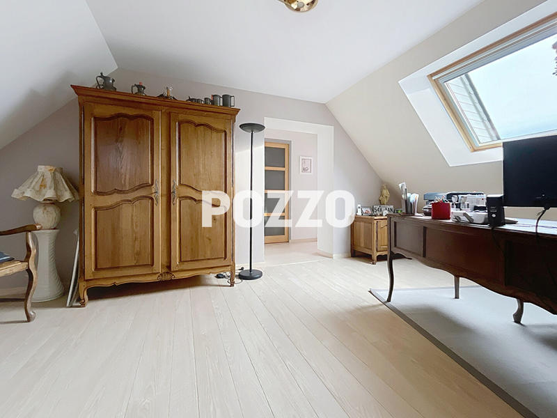 Maison - 176 m² - 10 pièces