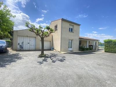 Villa - 174 m² - 8 pièces