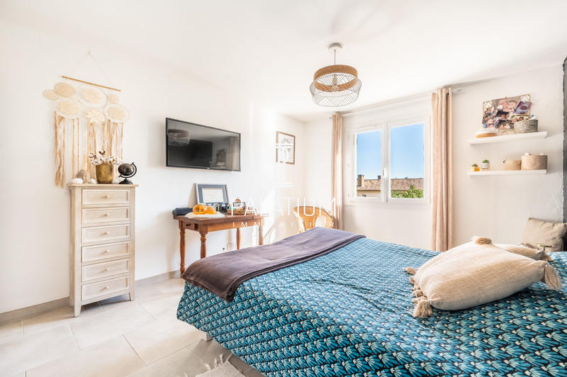 Appartement - 82 m² - 4 pièces