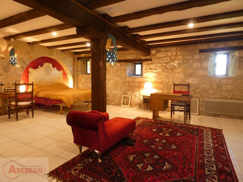 Maison - 355 m² - 10 pièces