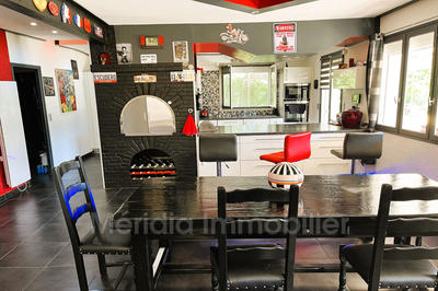 Villa - 219 m² - 6 pièces