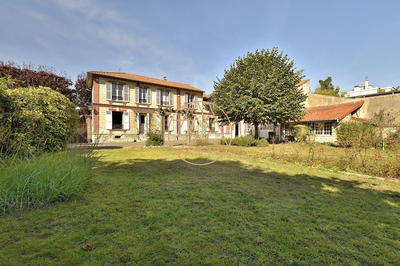 Maison ancienne - 270 m² - 9 pièces