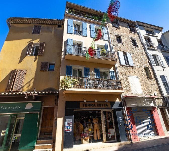 Appartement - 90 m² - 3 pièces