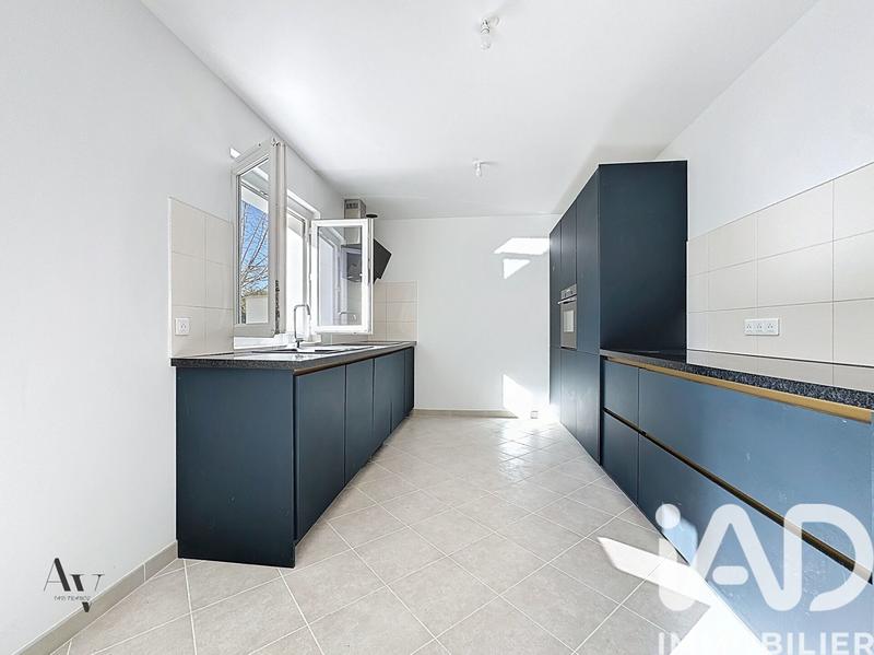 Maison - 181 m² - 9 pièces