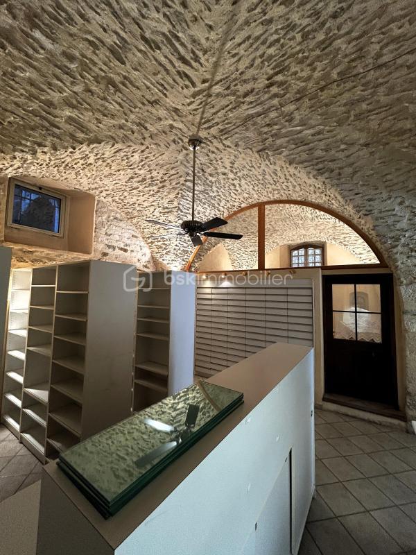 Local commercial - 145 m² - 2 pièces