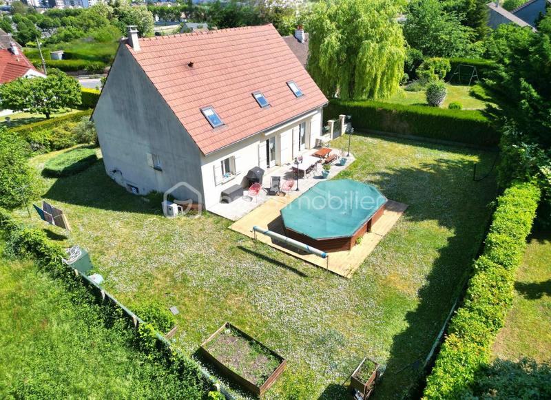 Maison - 140 m² - 6 pièces