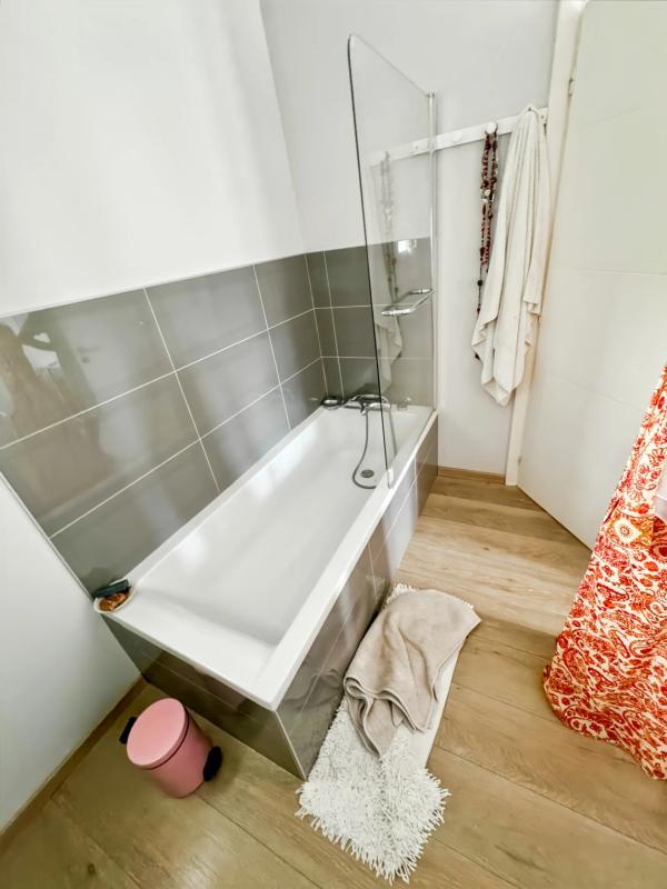 Maison - 200 m² - 8 pièces