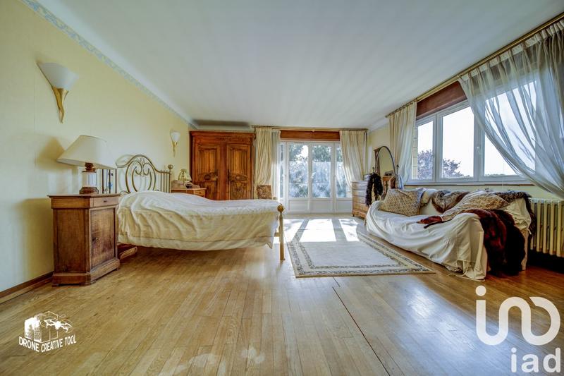 Maison - 444 m² - 12 pièces