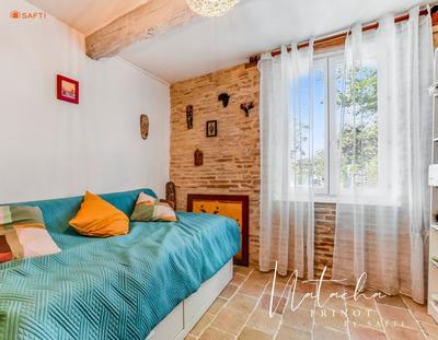 Maison - 210 m² - 8 pièces