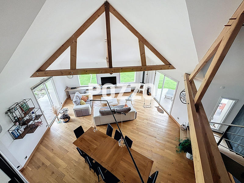 Maison - 217 m² - 6 pièces