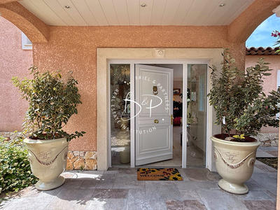 Maison - 244 m² - 7 pièces