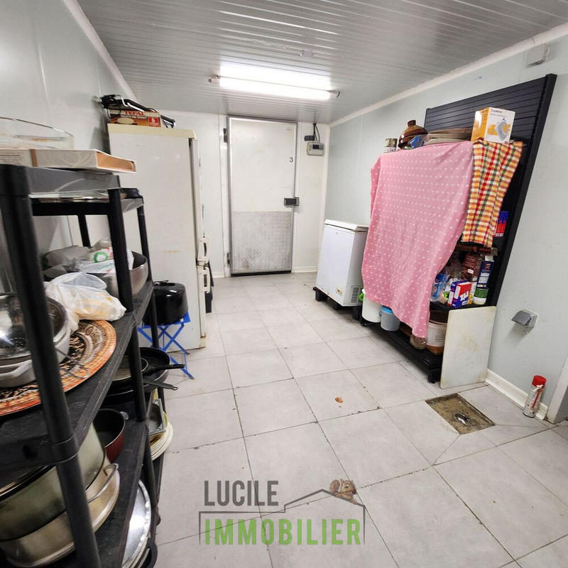 Local commercial - 133 m² - 4 pièces