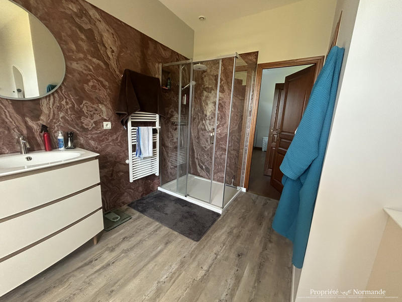 Maison - 254 m² - 6 pièces