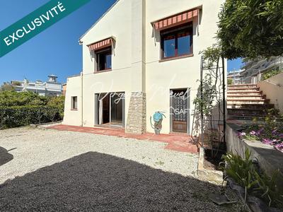 Maison - 102 m² - 5 pièces