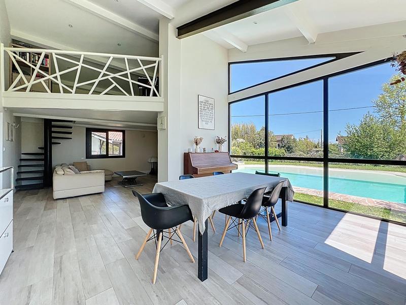 Maison - 175 m² - 6 pièces