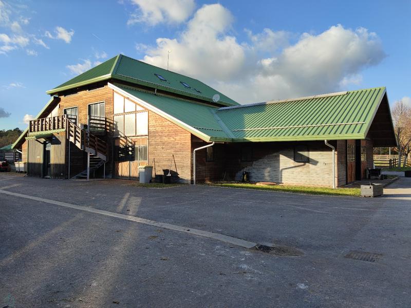 Haras - 700 m² - 26 pièces