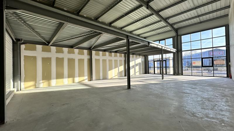 Local d'activités - 240 m² - 4 pièces