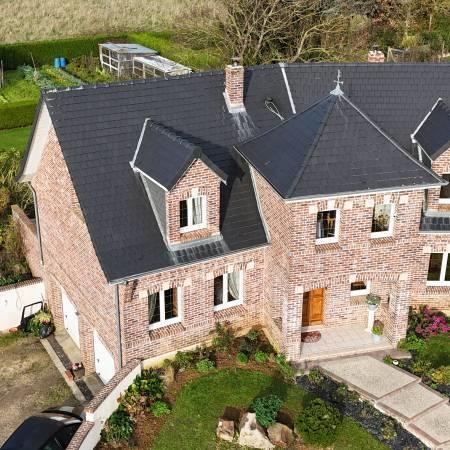 Maison - 230 m² - 10 pièces