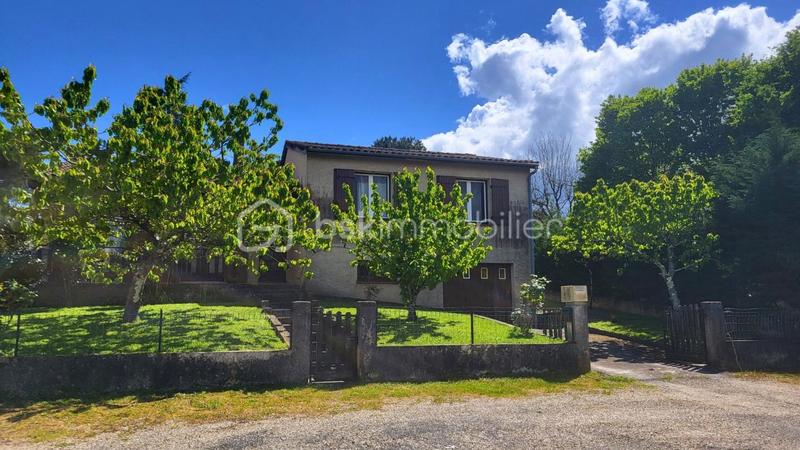 Maison - 104 m² - 5 pièces