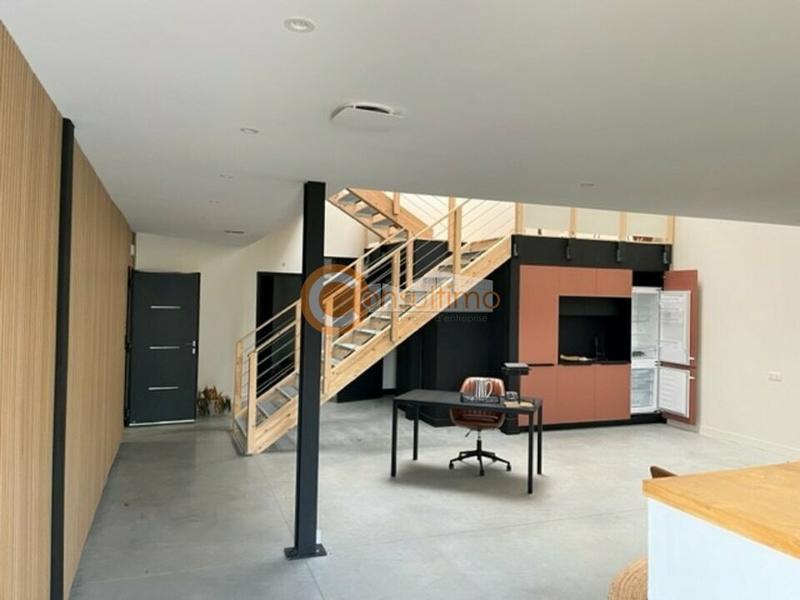 Local d'activité / Entrepôt - 222 m²