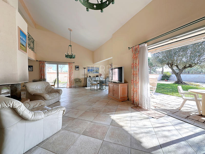 Maison - 240 m² - 7 pièces