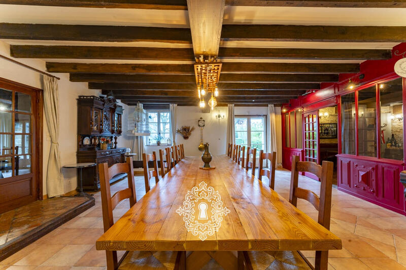 Maison - 514 m² - 14 pièces