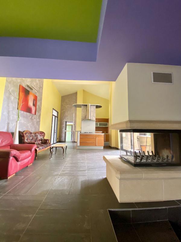 Maison - 250 m² - 6 pièces