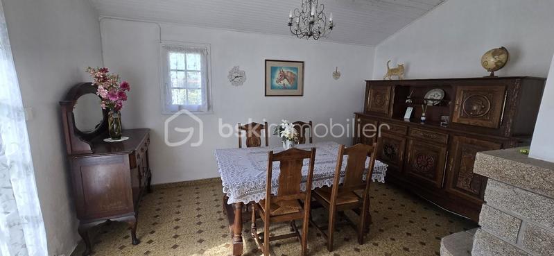 Maison - 244 m² - 9 pièces