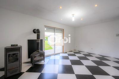 Maison - 80 m² - 4 pièces