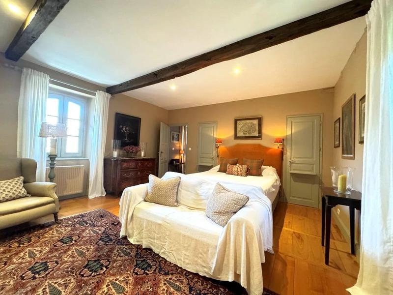 Demeure - 164 m² - 5 pièces